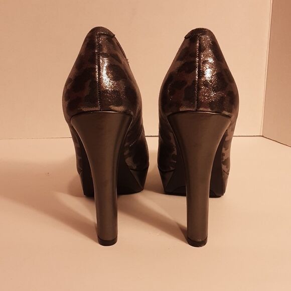 ❤❤❤GUESS HIGH HEEL SHOES SIZE 7.5❤❤❤ - Picture 4 of 6